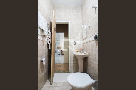 Casa à venda com 148m², 3 quartos e 3 vagas Casa à venda com 148m², 3 quartos e 3 vagasBanheiro Social