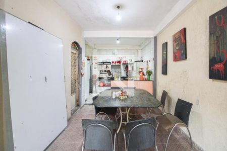 Casa à venda com 148m², 3 quartos e 3 vagas Casa à venda com 148m², 3 quartos e 3 vagasCozinha