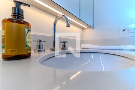 Apartamento à venda com 312m², 4 quartos e 4 vagasBanheiro 2 da Suíte 2