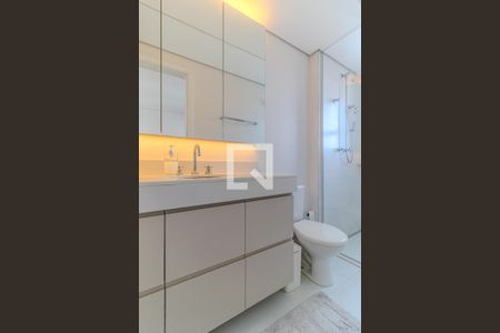 Apartamento à venda com 312m², 4 quartos e 4 vagasBanheiro da Suíte 3