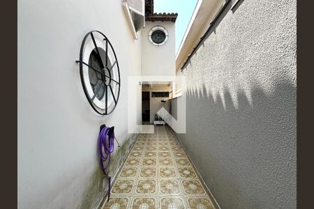 Casa à venda com 142m², 4 quartos e 2 vagas Casa à venda com 142m², 4 quartos e 2 vagasÁrea externa