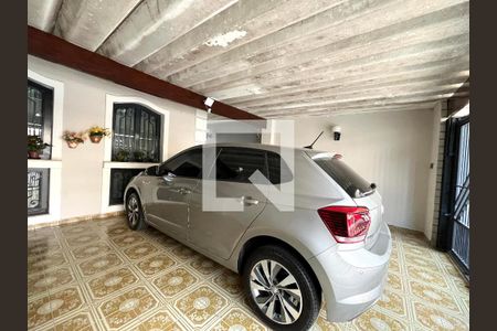 Casa à venda com 142m², 4 quartos e 2 vagas Casa à venda com 142m², 4 quartos e 2 vagasGaragem