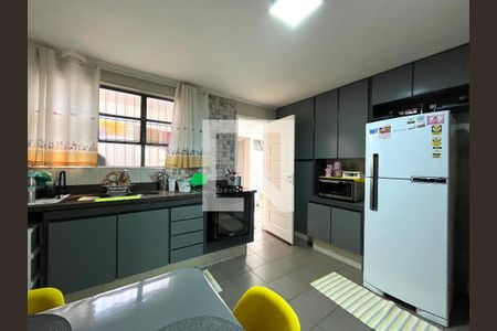Casa à venda com 142m², 4 quartos e 2 vagas Casa à venda com 142m², 4 quartos e 2 vagasCozinha