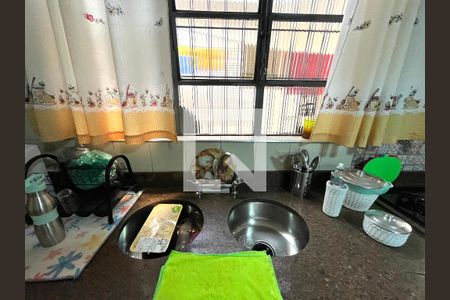 Casa à venda com 142m², 4 quartos e 2 vagas Casa à venda com 142m², 4 quartos e 2 vagasCozinha