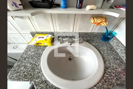 Apartamento à venda com 90m², 3 quartos e 2 vagas Apartamento à venda com 90m², 3 quartos e 2 vagasBanheiro da Suíte