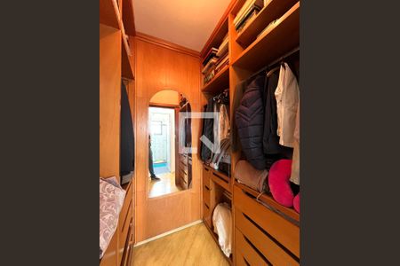 Apartamento à venda com 90m², 3 quartos e 2 vagas Apartamento à venda com 90m², 3 quartos e 2 vagasCloset da suíte