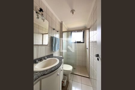 Apartamento à venda com 90m², 3 quartos e 2 vagas Apartamento à venda com 90m², 3 quartos e 2 vagasBanheiro Corredor