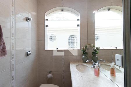 Casa à venda com 170m², 3 quartos e 2 vagasBanheiro Social