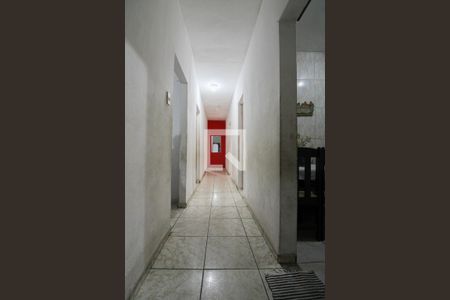 Casa à venda com 450m², 4 quartos e 6 vagas Casa à venda com 450m², 4 quartos e 6 vagasCorredor