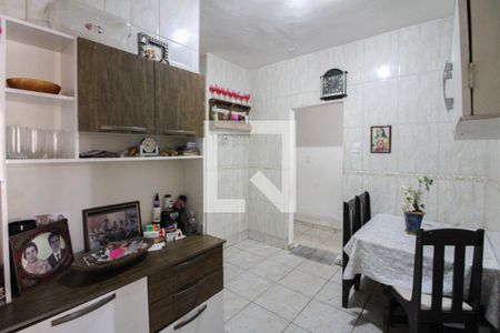 Casa à venda com 450m², 4 quartos e 6 vagas Casa à venda com 450m², 4 quartos e 6 vagasCozinha