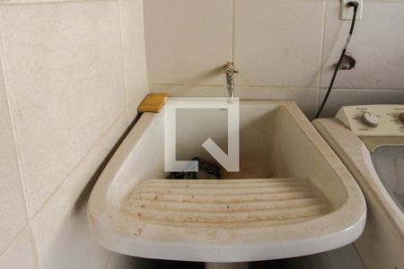 Casa à venda com 450m², 4 quartos e 6 vagas Casa à venda com 450m², 4 quartos e 6 vagasÁrea de Serviço