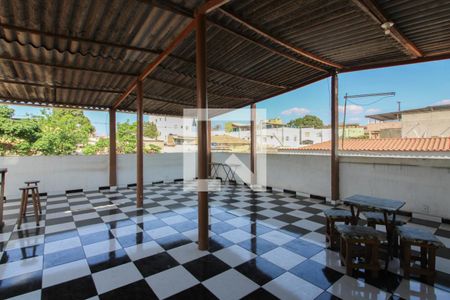 Casa à venda com 450m², 4 quartos e 6 vagas Casa à venda com 450m², 4 quartos e 6 vagasTerraço