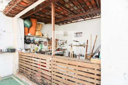 Casa à venda com 450m², 4 quartos e 6 vagas Casa à venda com 450m², 4 quartos e 6 vagasOutros