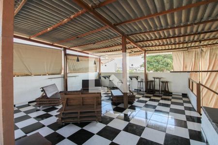 Casa à venda com 450m², 4 quartos e 6 vagas Casa à venda com 450m², 4 quartos e 6 vagasTerraço