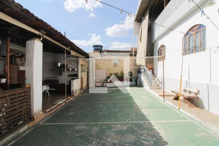 Casa à venda com 450m², 4 quartos e 6 vagas Casa à venda com 450m², 4 quartos e 6 vagasQuadra