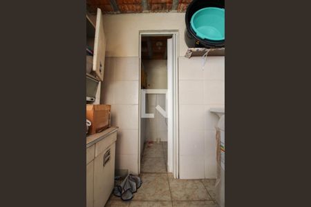 Casa à venda com 450m², 4 quartos e 6 vagas Casa à venda com 450m², 4 quartos e 6 vagasÁrea de Serviço