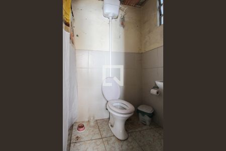 Casa à venda com 450m², 4 quartos e 6 vagas Casa à venda com 450m², 4 quartos e 6 vagasBanheiro de Serviço