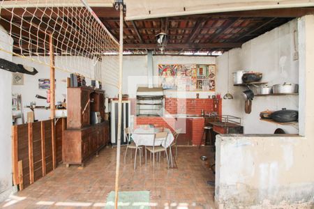 Casa à venda com 450m², 4 quartos e 6 vagas Casa à venda com 450m², 4 quartos e 6 vagasEspaço Gourmet