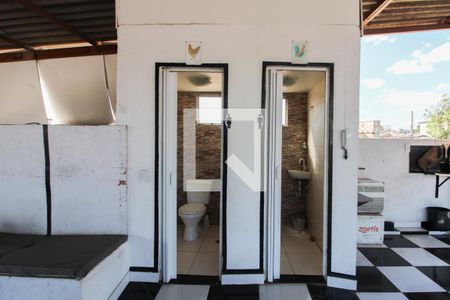 Casa à venda com 450m², 4 quartos e 6 vagas Casa à venda com 450m², 4 quartos e 6 vagasTerraço