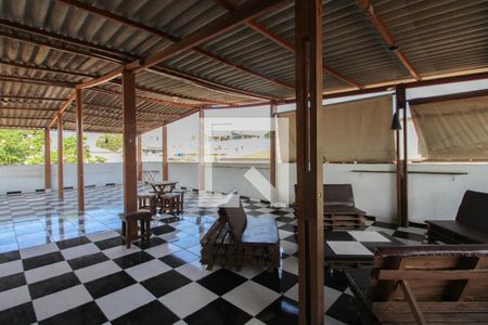 Casa à venda com 450m², 4 quartos e 6 vagas Casa à venda com 450m², 4 quartos e 6 vagasTerraço