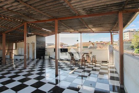 Casa à venda com 450m², 4 quartos e 6 vagas Casa à venda com 450m², 4 quartos e 6 vagasTerraço