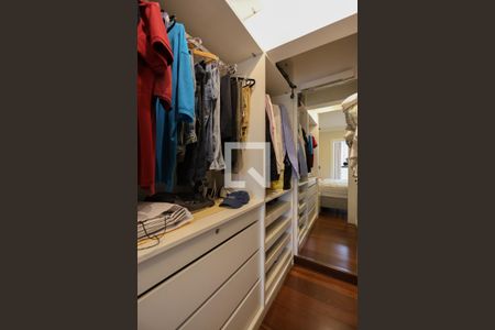 Apartamento à venda com 227m², 3 quartos e 3 vagas Apartamento à venda com 227m², 3 quartos e 3 vagasCloset da Suíte