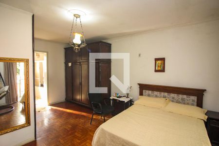 Casa à venda com 282m², 4 quartos e 3 vagas Casa à venda com 282m², 4 quartos e 3 vagasQuarto Suíte