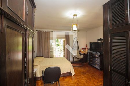 Casa à venda com 282m², 4 quartos e 3 vagas Casa à venda com 282m², 4 quartos e 3 vagasQuarto Suíte