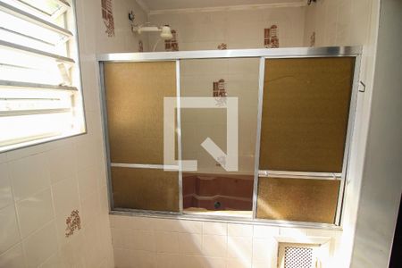 Casa à venda com 282m², 4 quartos e 3 vagas Casa à venda com 282m², 4 quartos e 3 vagasBanheiro da Suíte