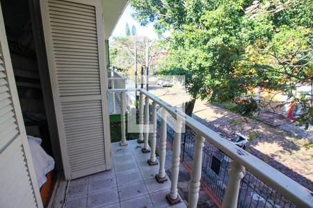 Casa à venda com 282m², 4 quartos e 3 vagas Casa à venda com 282m², 4 quartos e 3 vagasSacada do Quarto 1