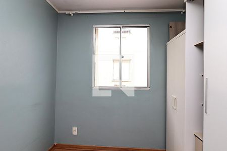 Quarto 1 de apartamento para alugar com 2 quartos, 48m² em Sarandi, Porto Alegre