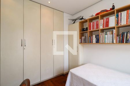 Apartamento à venda com 225m², 4 quartos e 4 vagas Apartamento à venda com 225m², 4 quartos e 4 vagasSuíte 2