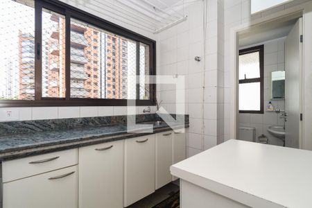 Apartamento à venda com 225m², 4 quartos e 4 vagas Apartamento à venda com 225m², 4 quartos e 4 vagasÁrea de Serviço