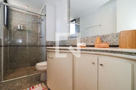 Apartamento à venda com 225m², 4 quartos e 4 vagas Apartamento à venda com 225m², 4 quartos e 4 vagasBanheiro da Suíte 2