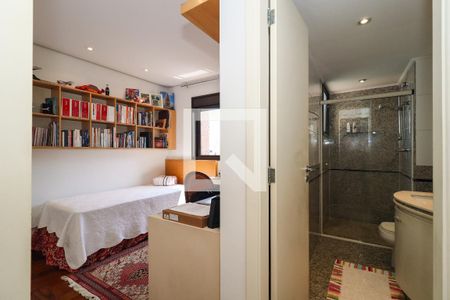 Apartamento à venda com 225m², 4 quartos e 4 vagas Apartamento à venda com 225m², 4 quartos e 4 vagasSuíte 2