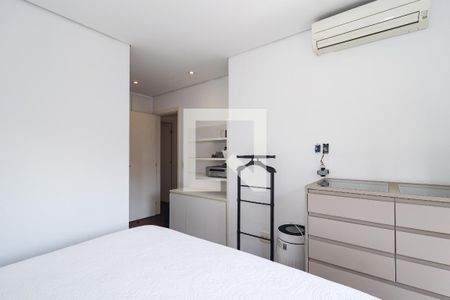 Apartamento à venda com 225m², 4 quartos e 4 vagas Apartamento à venda com 225m², 4 quartos e 4 vagasSuíte 1