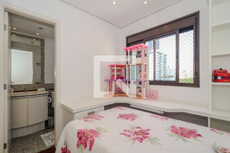 Apartamento à venda com 225m², 4 quartos e 4 vagas Apartamento à venda com 225m², 4 quartos e 4 vagasSuíte 4