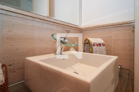 Apartamento à venda com 225m², 4 quartos e 4 vagas Apartamento à venda com 225m², 4 quartos e 4 vagasLavabo