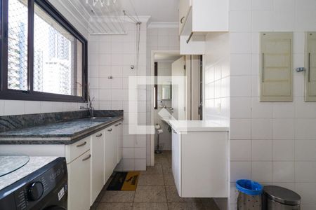 Apartamento à venda com 225m², 4 quartos e 4 vagas Apartamento à venda com 225m², 4 quartos e 4 vagasÁrea de Serviço