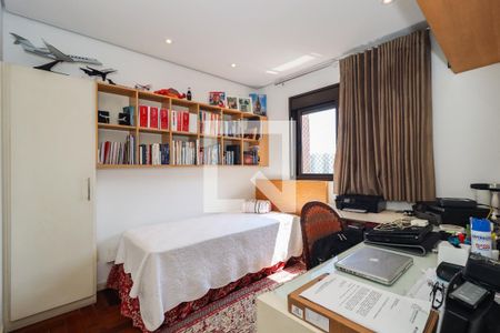 Apartamento à venda com 225m², 4 quartos e 4 vagas Apartamento à venda com 225m², 4 quartos e 4 vagasSuíte 2