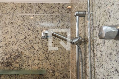 Apartamento à venda com 225m², 4 quartos e 4 vagas Apartamento à venda com 225m², 4 quartos e 4 vagasBanheiro da Suíte 2