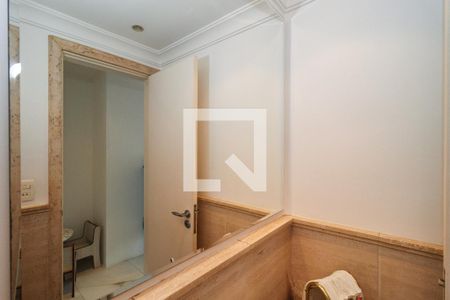 Apartamento à venda com 225m², 4 quartos e 4 vagas Apartamento à venda com 225m², 4 quartos e 4 vagasLavabo