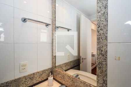 Apartamento à venda com 225m², 4 quartos e 4 vagas Apartamento à venda com 225m², 4 quartos e 4 vagasBanheiro da Suíte 4