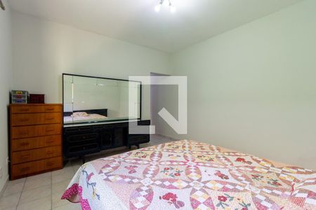 Casa à venda com 238m², 4 quartos e 3 vagas Casa à venda com 238m², 4 quartos e 3 vagasQuarto 2 - Suíte