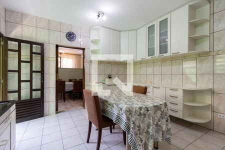 Casa à venda com 238m², 4 quartos e 3 vagas Casa à venda com 238m², 4 quartos e 3 vagasCozinha