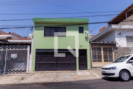 Casa à venda com 238m², 4 quartos e 3 vagas Casa à venda com 238m², 4 quartos e 3 vagasFachada