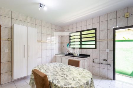 Casa à venda com 238m², 4 quartos e 3 vagas Casa à venda com 238m², 4 quartos e 3 vagasCozinha