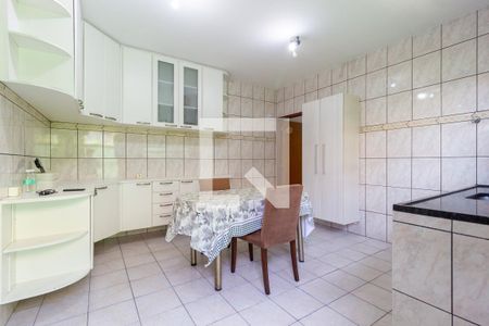 Casa à venda com 238m², 4 quartos e 3 vagas Casa à venda com 238m², 4 quartos e 3 vagasCozinha