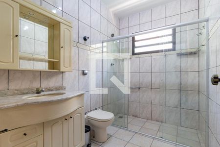 Casa à venda com 238m², 4 quartos e 3 vagas Casa à venda com 238m², 4 quartos e 3 vagasBanheiro - Suíte