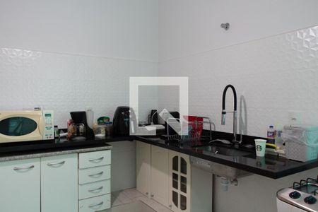 Casa à venda com 180m², 3 quartos e 3 vagas Casa à venda com 180m², 3 quartos e 3 vagasCOZINHA